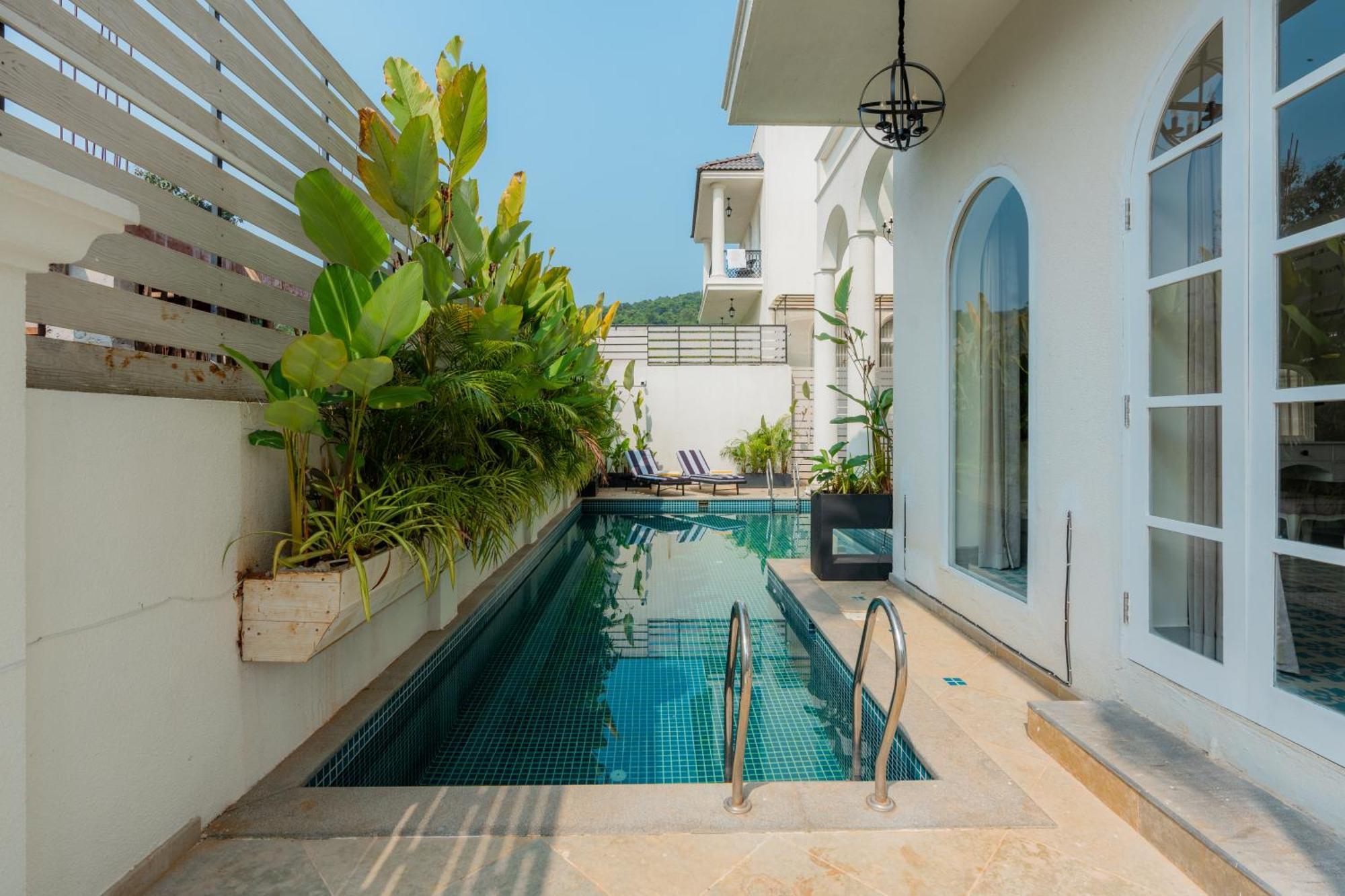 Elivaas 4 Bhk Villa With Pvt Pool & Jacuzzi-Yashgeet 솔림 외부 사진
